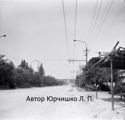 Прикрепленное изображение: 034 Симферополь. ул.Лермонтова. Вид от Феодос.шоссе в сторону ул.  Весна 1977г..jpg